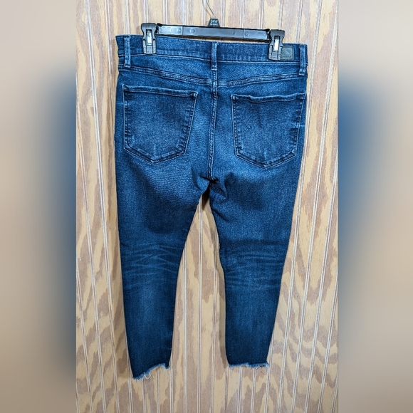 Mid Rise Perfect Ankle Legging Jeans with Raw (frayed) Hem - Picture 3 of 10